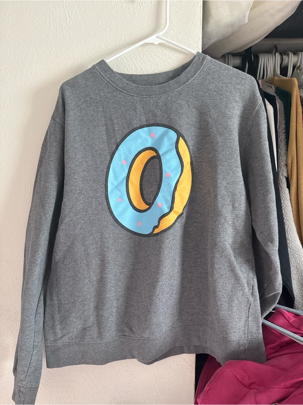Gray Men's Crewneck Sweatshirt with Blue & Yellow Donut Graphic